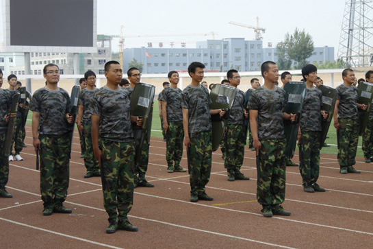 集團(tuán)民兵連積極響應(yīng)武裝部號(hào)召參訓(xùn)